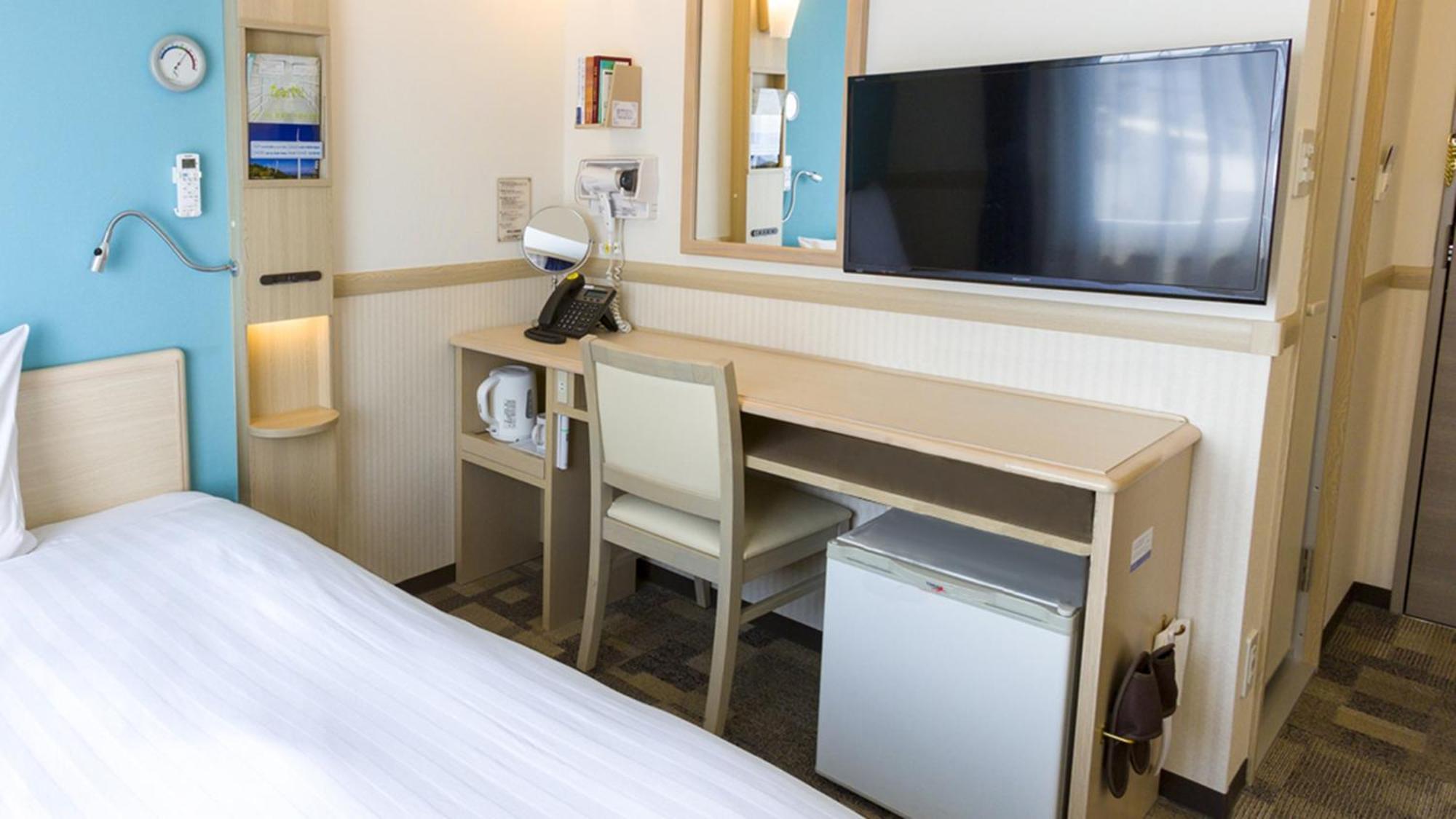 Toyoko Inn Iseshi Eki Buitenkant foto