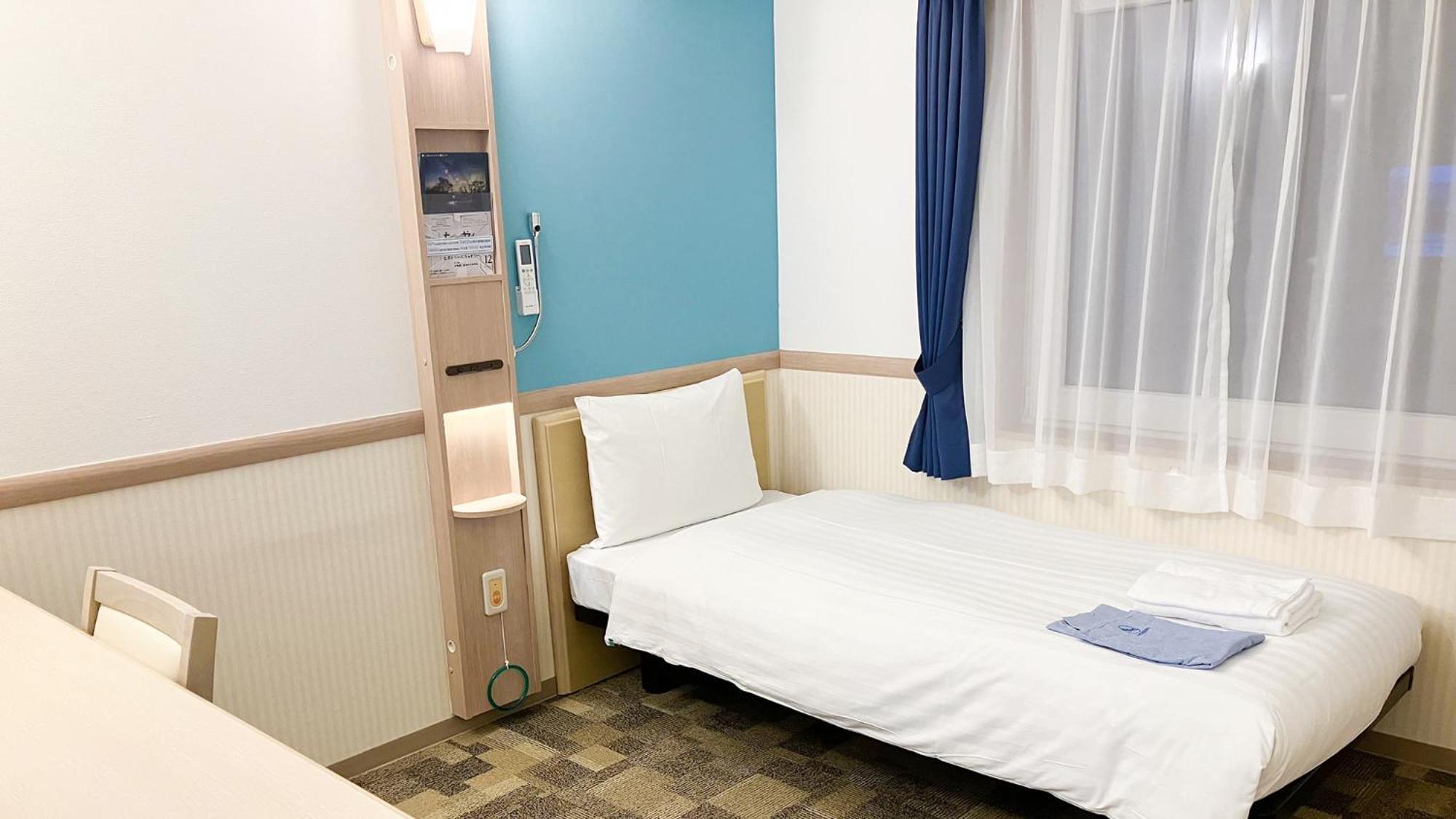 Toyoko Inn Iseshi Eki Buitenkant foto